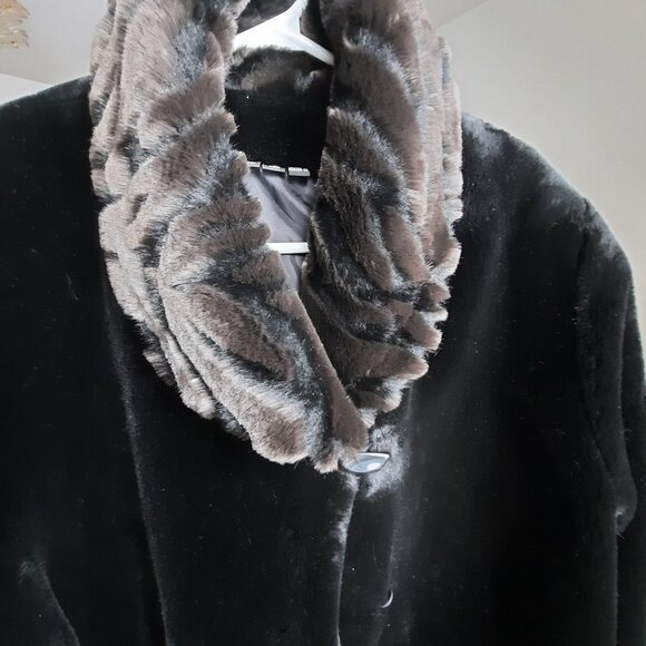 Faux fur coat, three quarter length, luxurious Old Money look TanJay - Picture 4 of 7